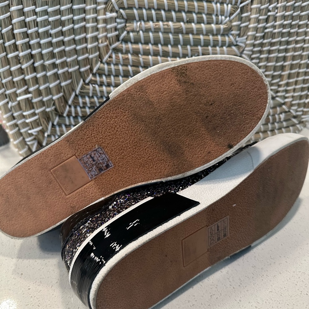 Women's Glitter Sneakers - Picture 4 of 4